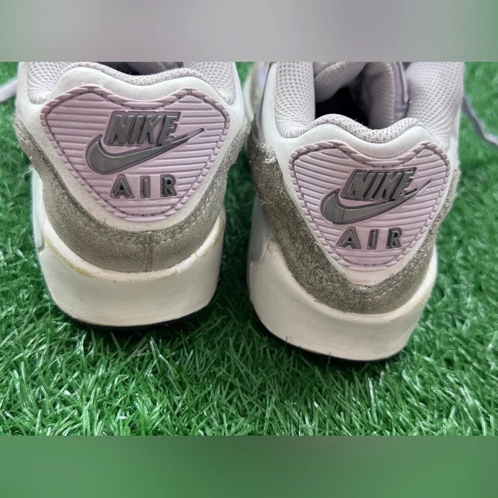 Nike Air‎ Max 90 White Violet Frost (GS) Size 4.5Y